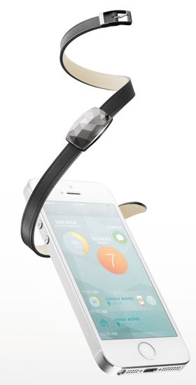 June har ingen egen viser, eller skjerm. I stedet kommuniserer den via en iOS-app.