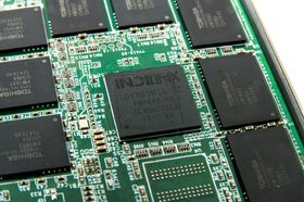 Barefoot 3 M10-kontrolleren med Indilinx-logo på omtales i pressemateriellet bare som OCZ Barefoot 3 Indilinx.