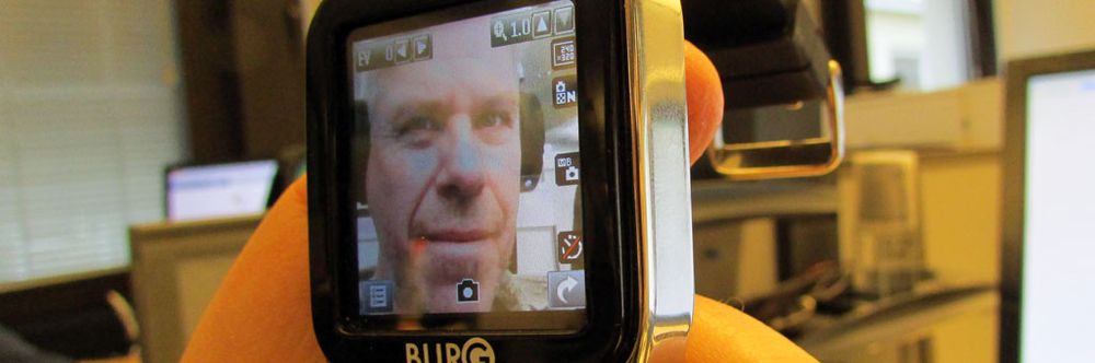 Kamera på fronten. Det betyr at det er best egnet for selfies.