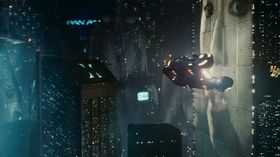 Flyvende biler, men hverken mobiltelefoner eller flatskjerm? Nei takk, Ridley Scott.