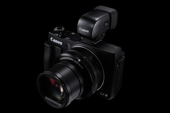 Canon Powershot G1 X Mark II med den elektroniske søkeren.