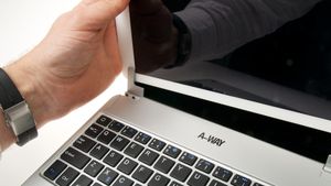 A-way%20iPad-tastatur%207.300x169.jpg