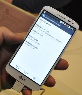 Som alle de nye LG-telefonene, kommer også denne med Android 4.4 KitKat.