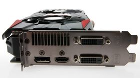 Med Radeon R9 290 og R9 290X droppet AMD støtte for VGA-skjermkort, men med to DVI-utganger, HDMI og DisplayPort bør ikke det gjøre stort.
