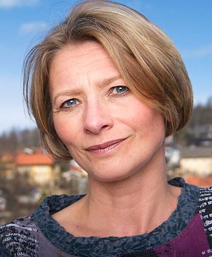 Forbrukerombud Gry Nergård har varslet nærmere ettersyn med bredbåndsbransjens praksis på området. Hun er spesielt opptatt av problemer som følger av bindingstid.