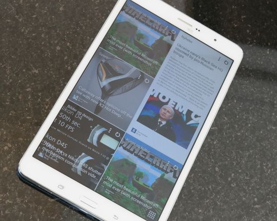 Det nye brukergrensesnittet er der – det er bare lagt til et sidepanel.