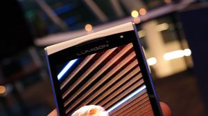 Lumigon T2 HD har selfie-kamera med lys.