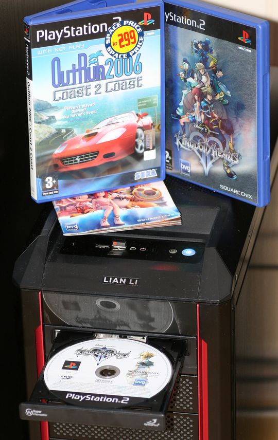 Spillene dine kan leses av med CD- eller DVD-ROM-en på PC-en din.