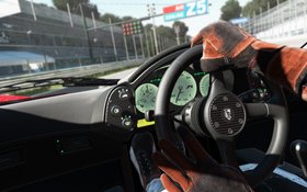 Med Sonys VR-briller kan du kikke rundt i kupéen i Project CARS.