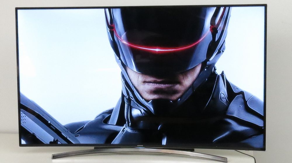 Samsung UE55H8005.