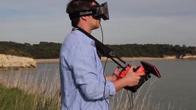 Bebop i bruk med Oculus Rift og Skycontroller.