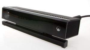 Kinect nappes ut av eksen. Vips! Billigere Xbox One.