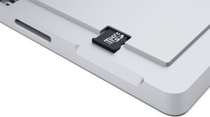 Det er støtte for MicroSD-kort.
