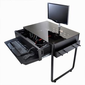 Lian Li DK-02 har plass til to systemer.