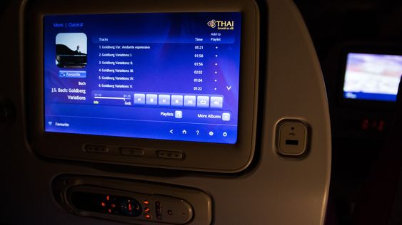Det innebygde underholdningssenteret i Thai Airways sine Boeing 777-300 ER er slett ikke dumt.