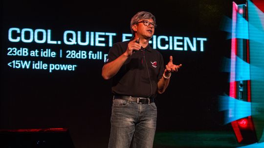 Asus ROG GR8 er enda mindre og mer stillegående enn ROG G20, og skal ifølge Hsieh kunne drive PC-spill som en fullverdig stasjonær selv om den er på størrelse med en konsoll.