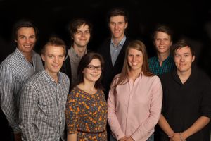 Teamet i Dirtybit. Øverst fra venstre: Nicolaj Broby Petersen, Matthew Guise, Martin Nybø Vagstad, Aleksander ElvemoNede fra venstre: Erlend Børslid Haugsdal, Ida Vilhelmina Oltedal, Aurora Klæboe Berg, Fredrik Fors Hansen.