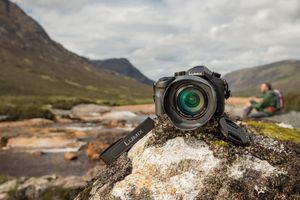 FZ1000 i friluft.