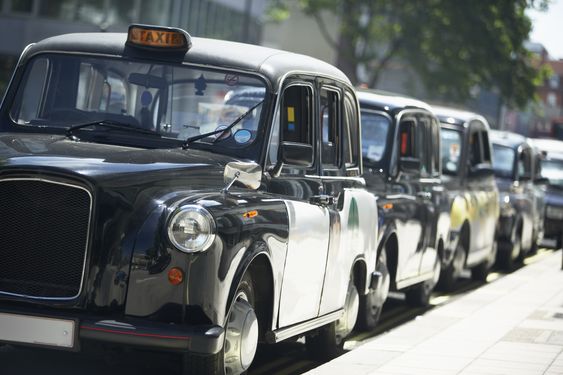 Over ti tusen taxisjårfører streiket i London i protest mot taxi-appen Uber.