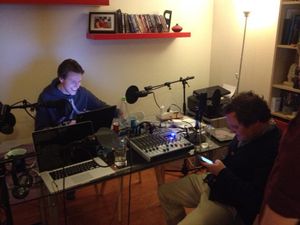 Ukens podkast ble også sendt direkte på Twitch. Dette er et illustrasjonsbilde fra studio. (bilde: Rad Crew).