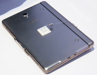 Sammen med tastaturdekselet er Galaxy Tab S 8.4 sannsynligvis den lekreste og mest portable «PC-en» vi har sett.