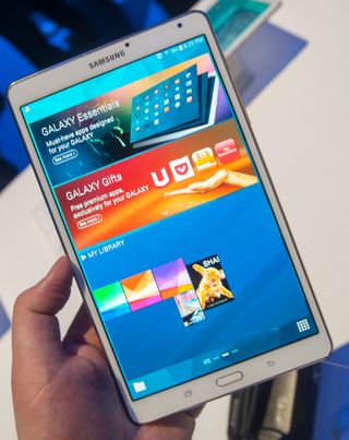 Lillebror Galaxy Tab S er akkurat like kraftig og høyoppløst som den store.