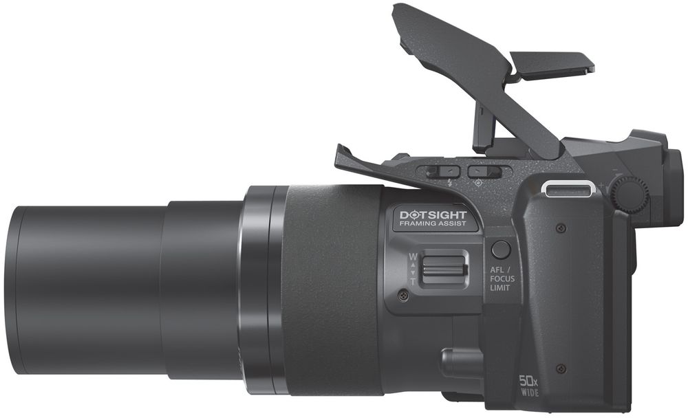 Kraftig zoom betyr forlenget objektiv. Det er ingen tvil om at Olympus SP-100EE er en superzoom.