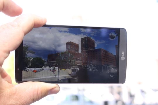 LG G3 har lynrask, laserstyrt, autofokus. Den knipser bildene ekstremt raskt.