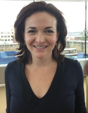 Facebook-nestsjefen Sheryl Sandberg beklager den dårlige kommunikasjonen rundt eksperimentet.