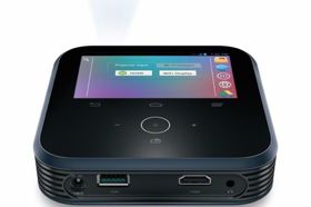 På toppen har ZTE LivePro en fire tommer stor skjerm, som kjører Android 4.2.