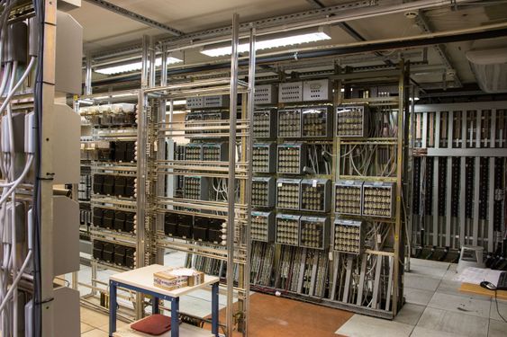 Jernbanen bruker stort sett systemer fra 1925 og 1950-tallet. Her fra sikringsanlegget til Oslo Sentralstasjon.