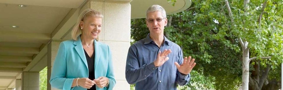 IBM-sjef Ginni Rometty og Apple-sjef Tim Cook har inngått et partnerskap som skal bringe IBMs evner til dataanalyse sammen med Apples smartmobiler og nettbrett inn i bedriftsmarkedet.