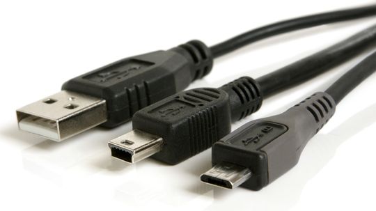 Noen få typer plugger, lav pris for produsentene, og ikke minst gode hastigheter, bidro til USB-standardens heidundrende suksess.