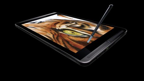 En egen pekepenn følger med i Nvidia Shield Tablet.