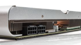 Du trenger to 8-pins PCIe-strømplugger for å mate PNY XLR8 GeForce GTX 780 Ti PP med strøm.