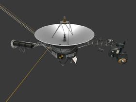 Hva med en modell av romsonden Voyager på skrivepulten?