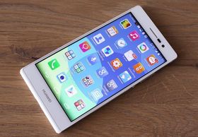 Huawei P7 er den siste i rekken av en mengde billige toppmodeller fra Huawei. I testen på vårt søsternettsted Amobil.no mente anmelderne at det akkurat da ikke fantes noen annen mobil som ga deg mer for pengene enn denne.