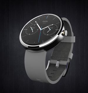Moto 360 er Motorolas første Android Wear-klokke, og den som ser mest ut som et tradisjonelt armbåndsur av de tre.