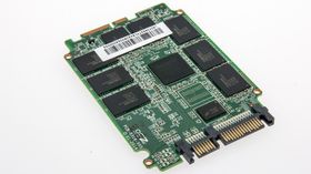 OCZ bruker sin egen Indilinx-kontroller, samt Toshibas 19 nm NAND, i Arc 100.