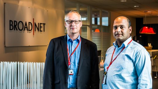 Ole-Andre Naper og Anurag Shukla i Broadnet.