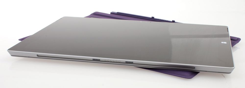Uten tastatur er Surface Pro 3 kun ni millimeter tykk.