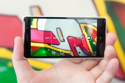 Nokia Camera-appen gjør avanserte innstillinger så enkle å bruke at fotograferingen blir en lek. I tillegg har den flere unike funksjoner.