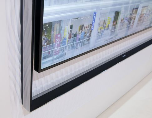 Rammen på Samsungs 8K-TV viderefører elementer fra S9-modellene.