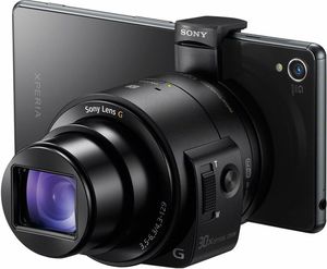 Sony QX30.