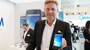 Thomas Faber i Kazam viser Tornado2 5.0. Men telefonen han har på innerlommen var mer spennende.