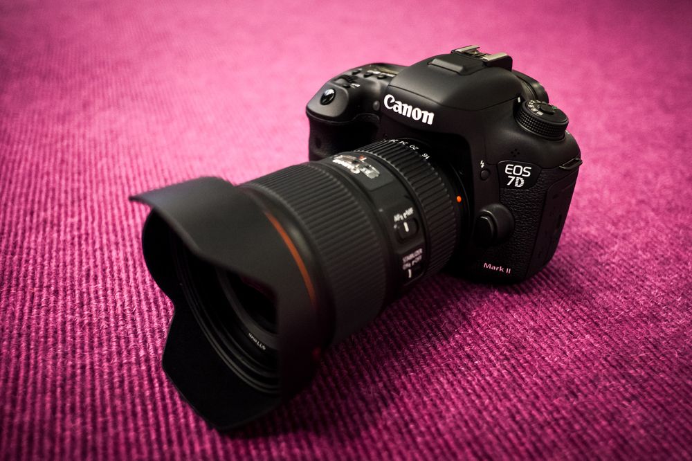 Canon EOS 7D Mark II med den nye Canon EF 16-35mm f/4.0 L IS USM.
