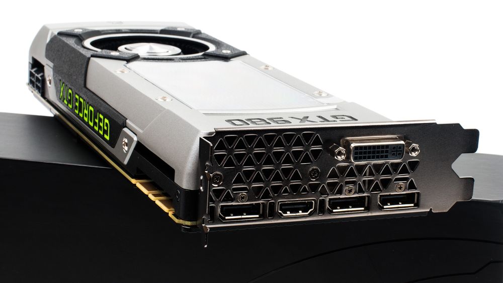 Det mangler i alle fall ikke DisplayPort-utganger på dagens testmodell.