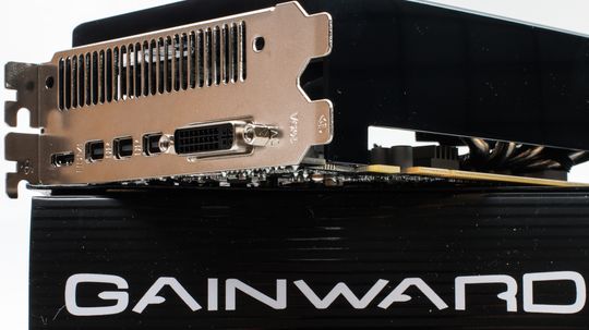 Gainward GeForce GTX 970 Phantom har tre utganger til Mini DisplayPort, en Mini HDMI-utgang, og DVI.
