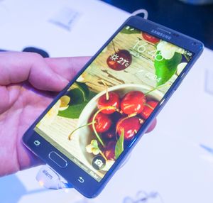 Analytikerne nedjusterer forventningene, samtidig er Samsungs Galaxy Note 4 utsolgt på det sør-koreanske forhåndssalget.