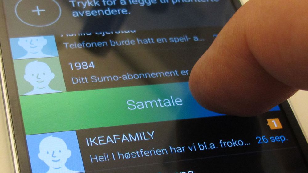 Trekk til høyre for samtale, og til venstre for melding.
